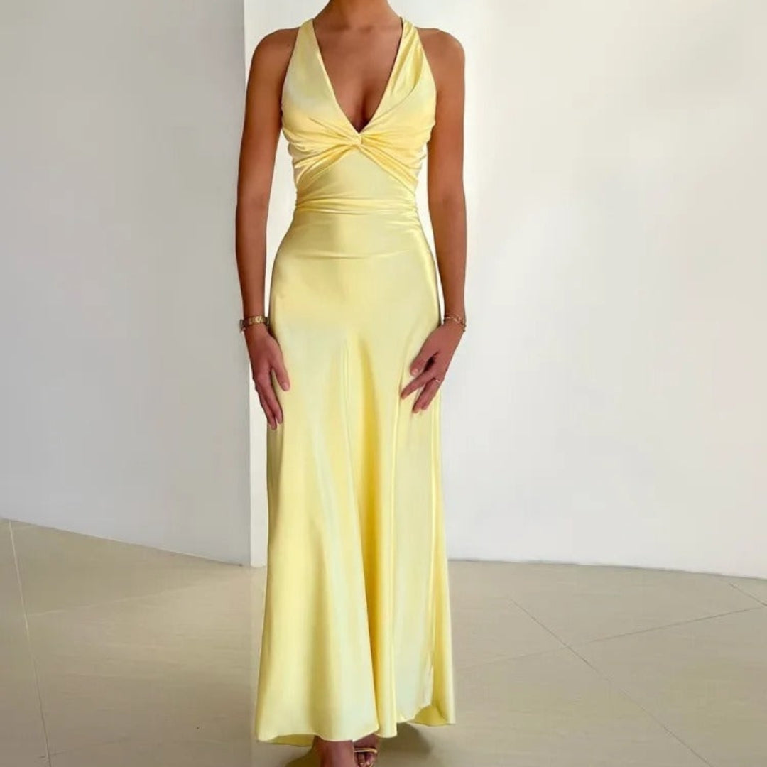 Robe longue dos nu froncée en tissu satiné pour femme