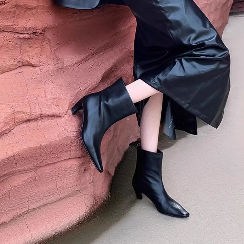 Bottines à bout pointu pour femme