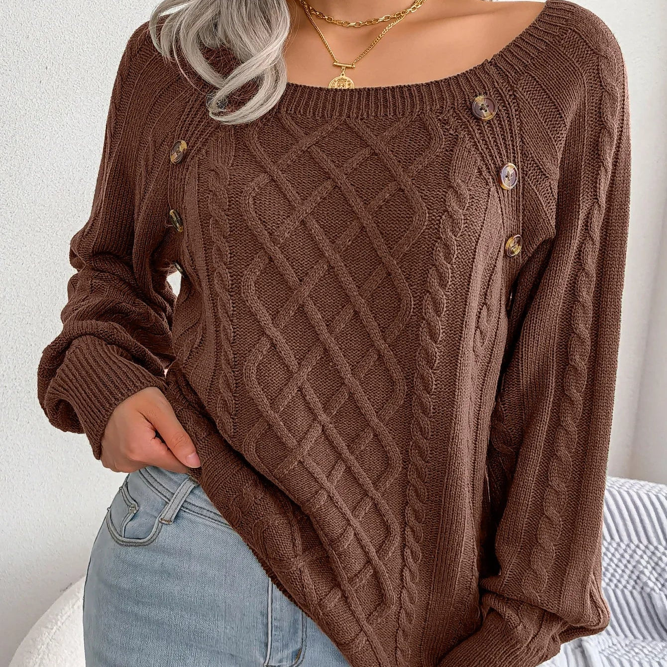 Pull Femme en Maille avec Col Carré et Détail à Boutons