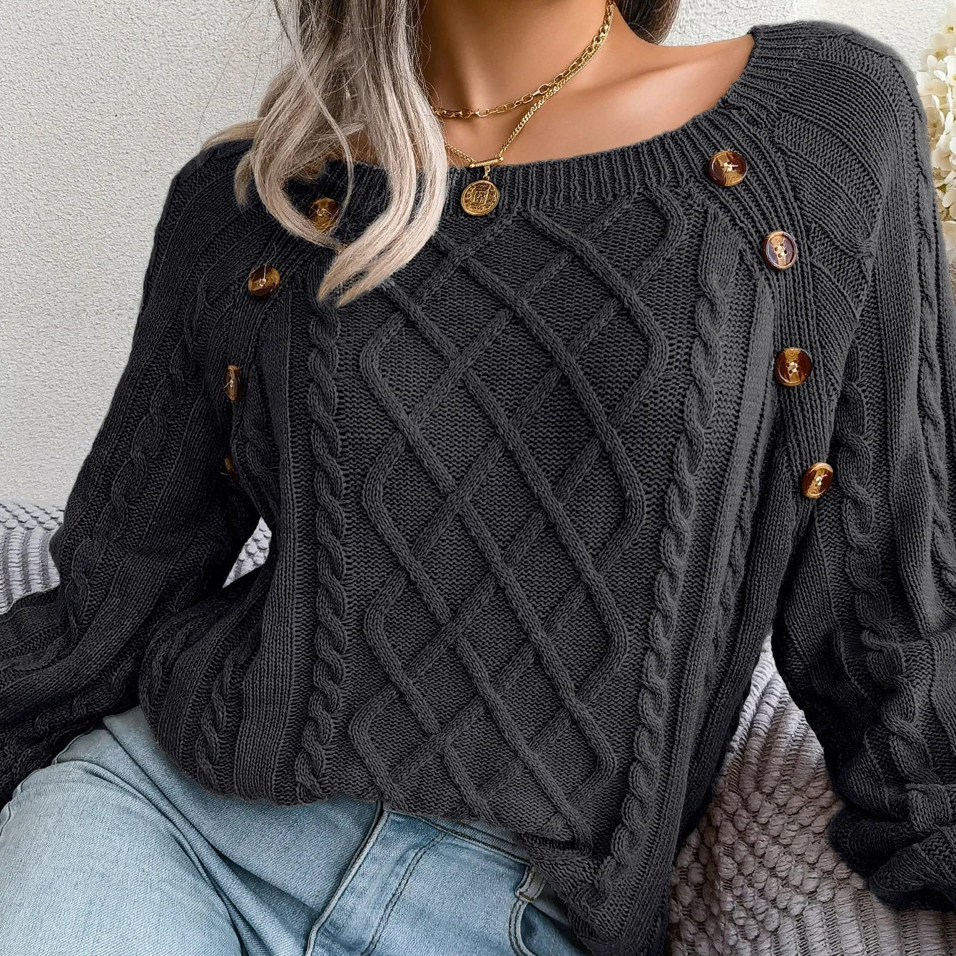 Pull Femme en Maille avec Col Carré et Détail à Boutons