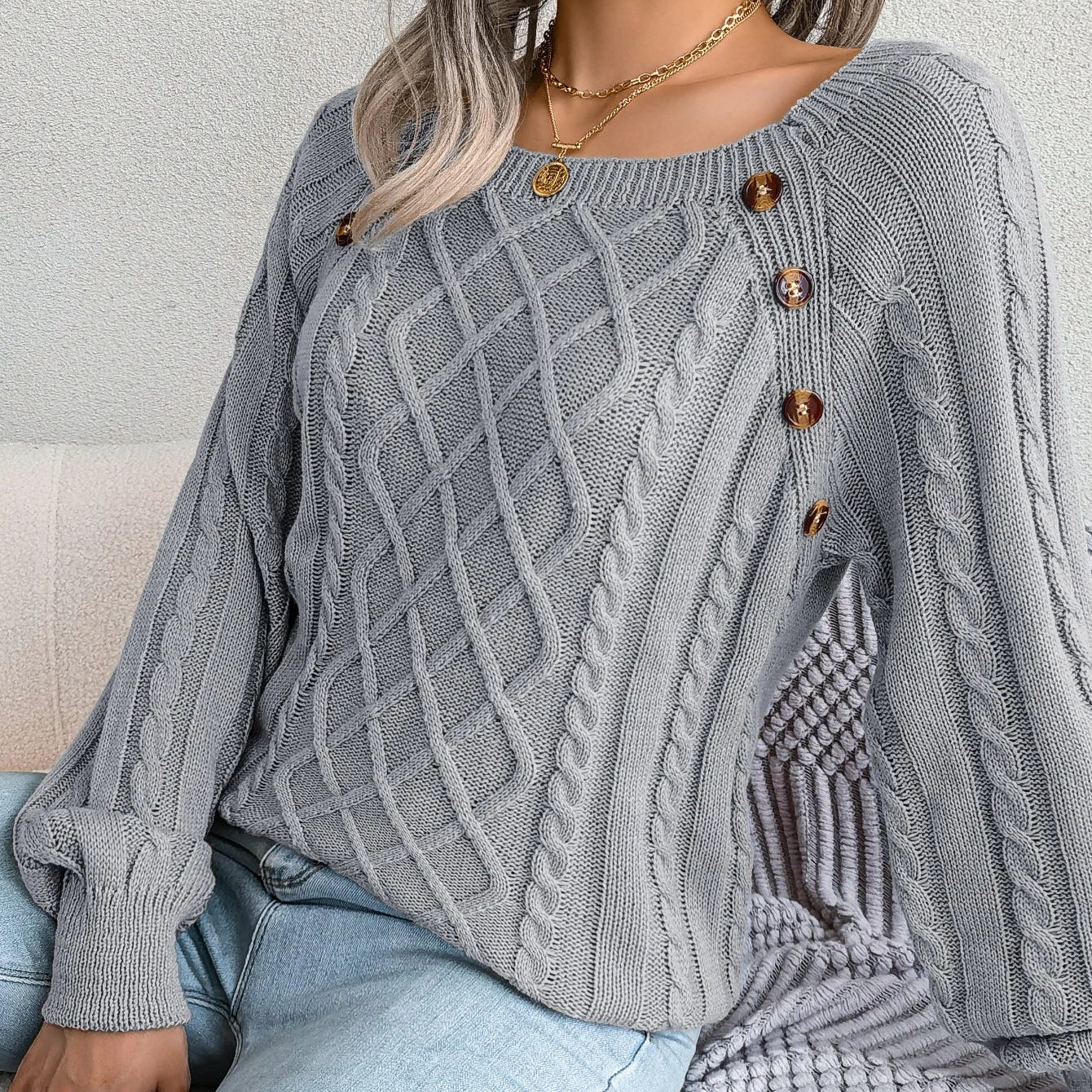 Pull Femme en Maille avec Col Carré et Détail à Boutons