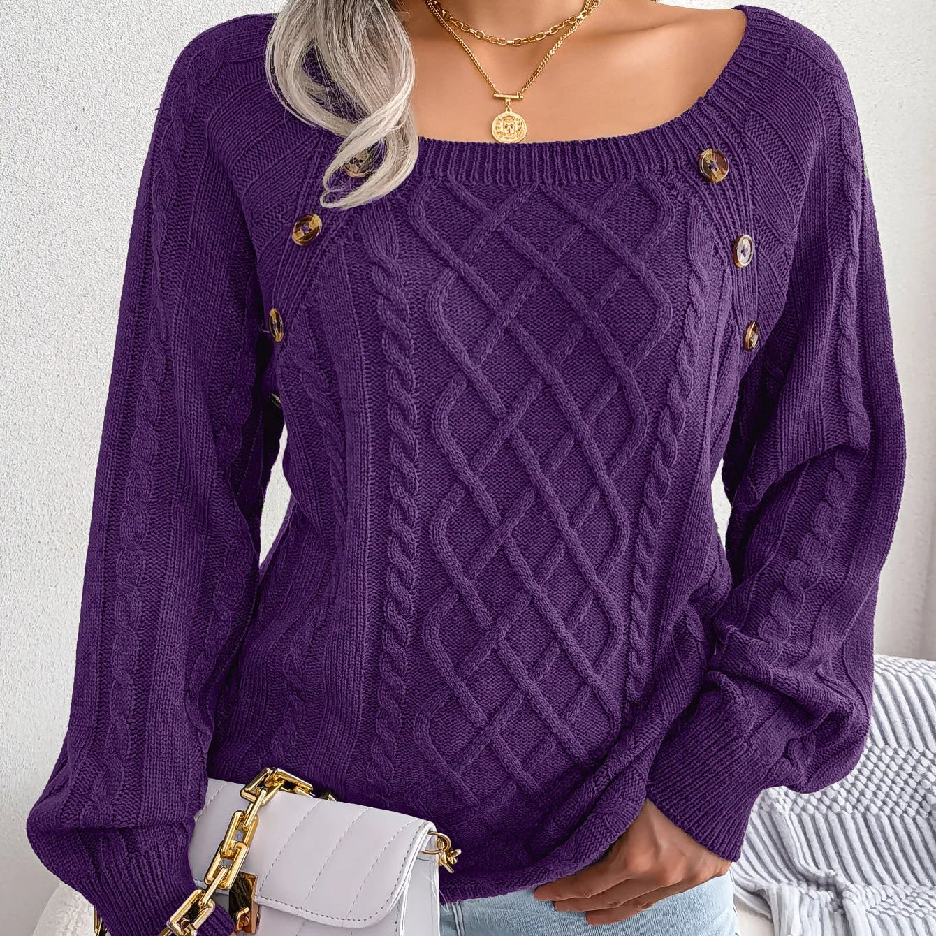 Pull Femme en Maille avec Col Carré et Détail à Boutons