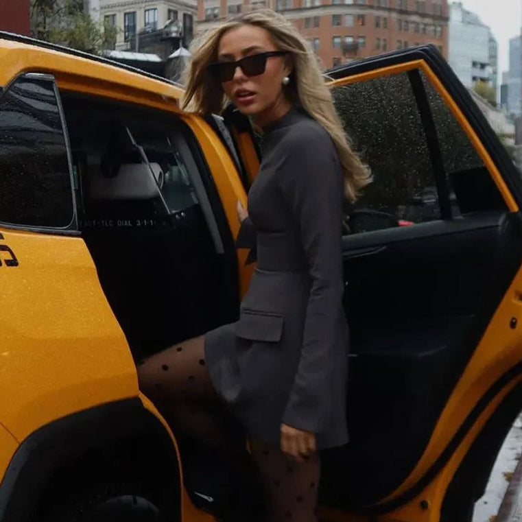 Robe Courte Évasée Femme à Poches avec Col Rond et Manches Longues | Taille Ajustée