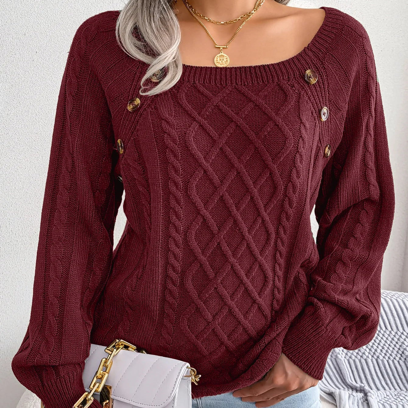 Pull Femme en Maille avec Col Carré et Détail à Boutons