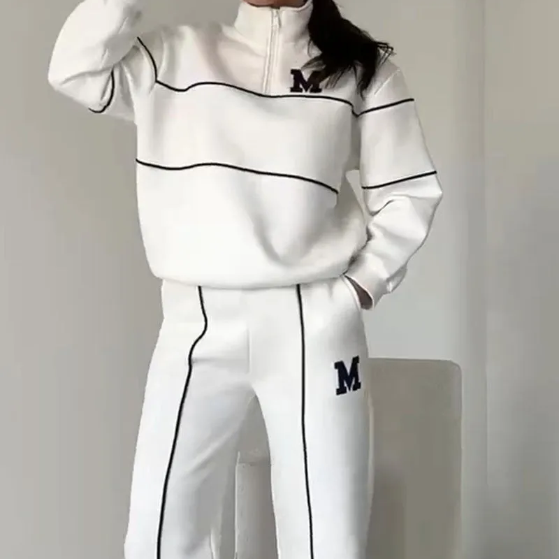 Ensemble Femme Sweat à Col Montant Zippé et Pantalon à Rayures