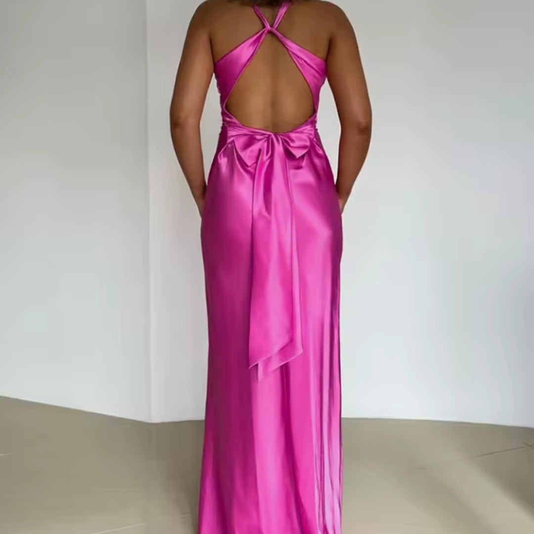 Robe longue dos nu froncée en tissu satiné pour femme