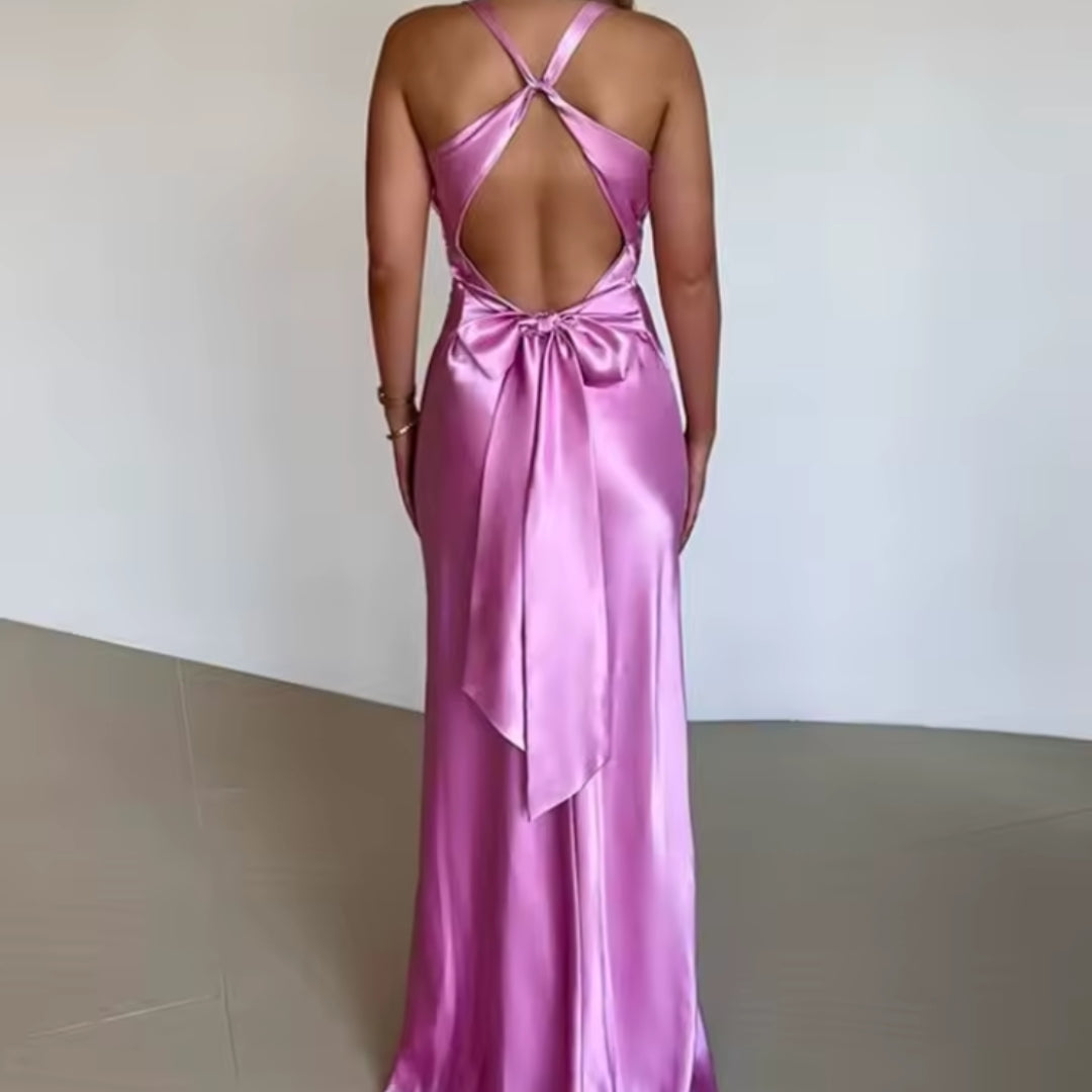 Robe longue dos nu froncée en tissu satiné pour femme