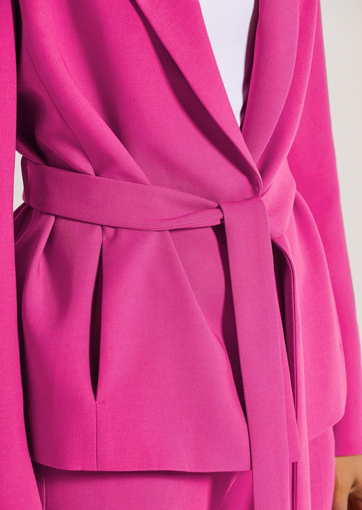 Ensemble tailleur femme avec blazer ceinturé