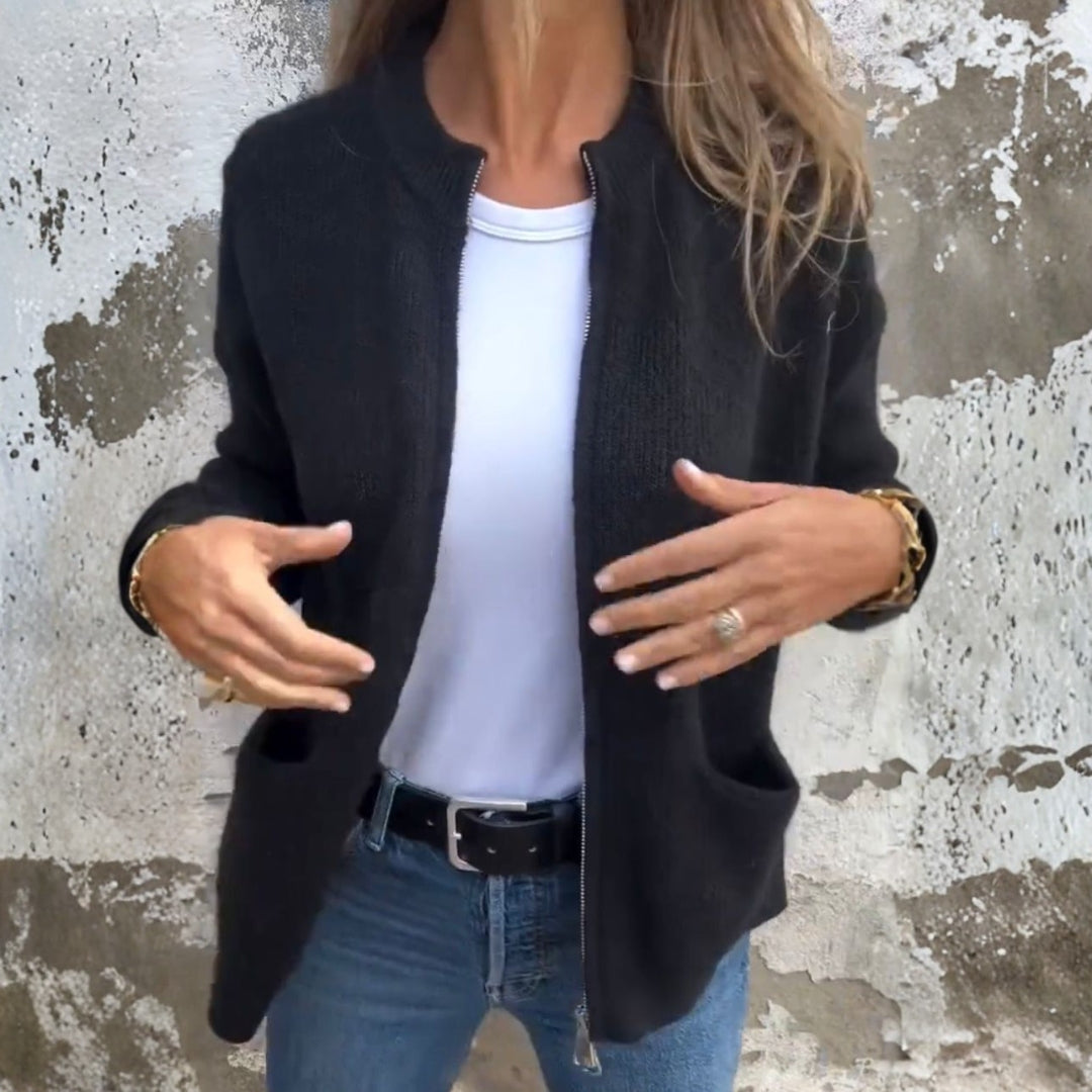 Veste tricotée à côtes zippée avec poches pour femme