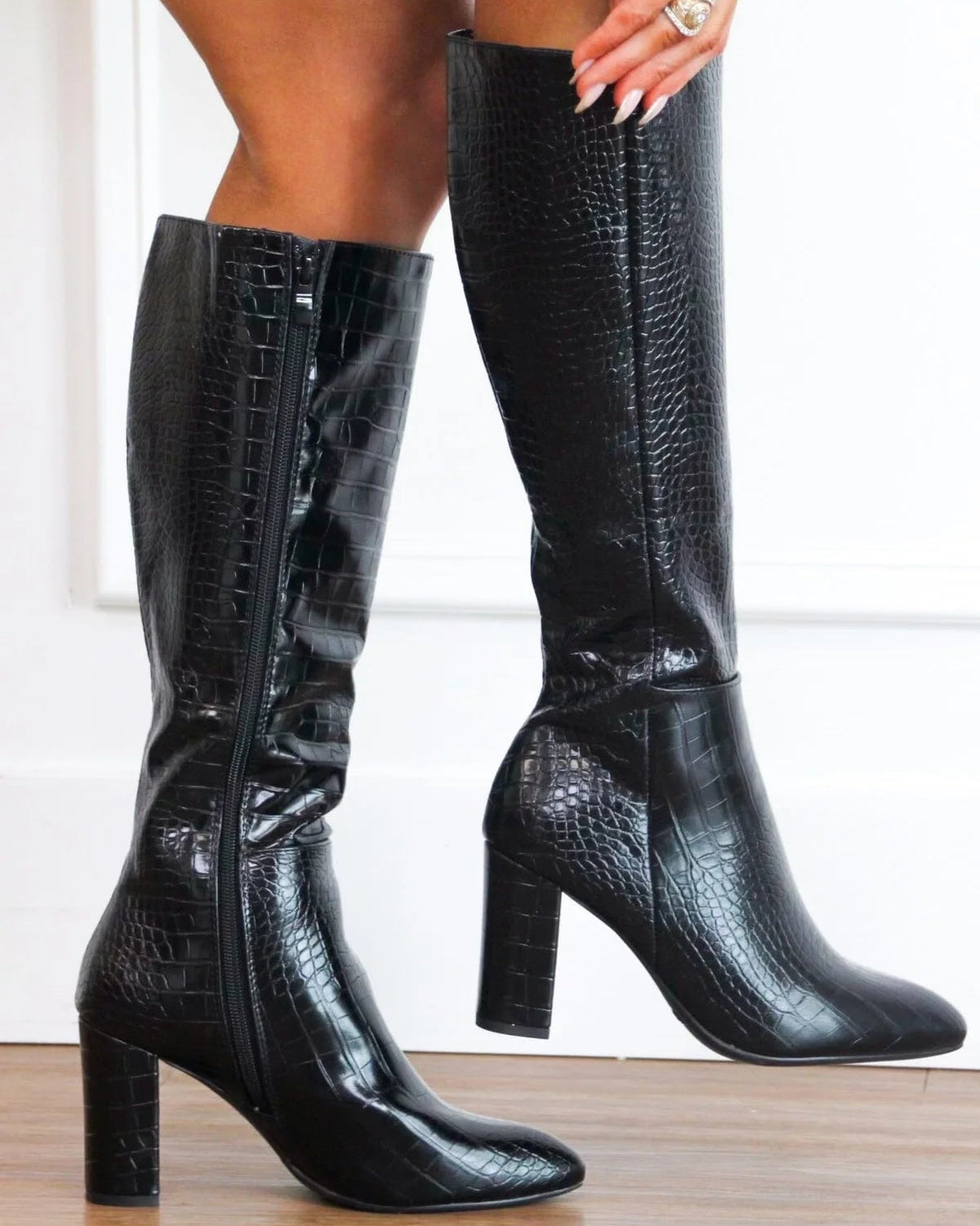 Bottes à talon bloc et bout pointu hauteur genou pour femme