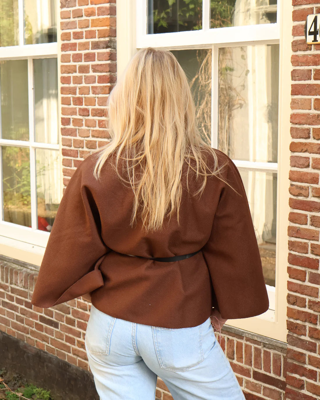 Manteau Cape Ceinturé à Boutons pour Femme