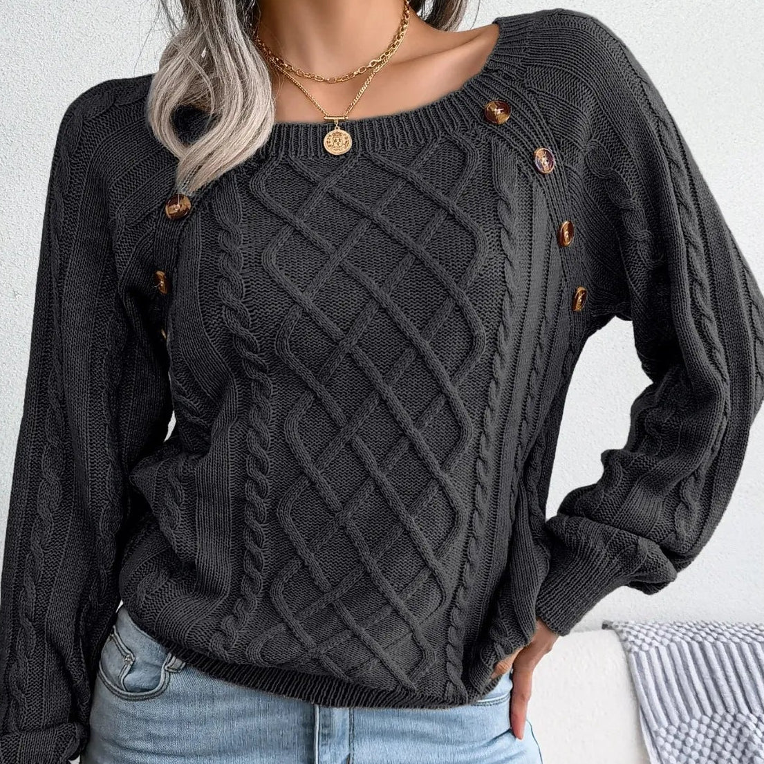 Pull Femme en Maille avec Col Carré et Détail à Boutons