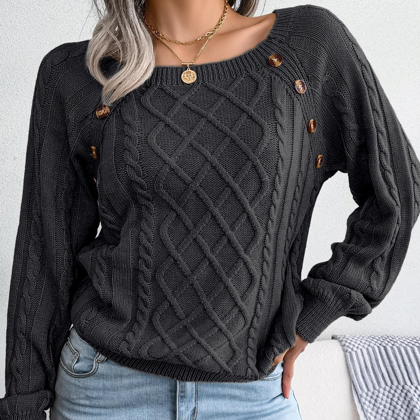 Pull Femme en Maille avec Col Carré et Détail à Boutons