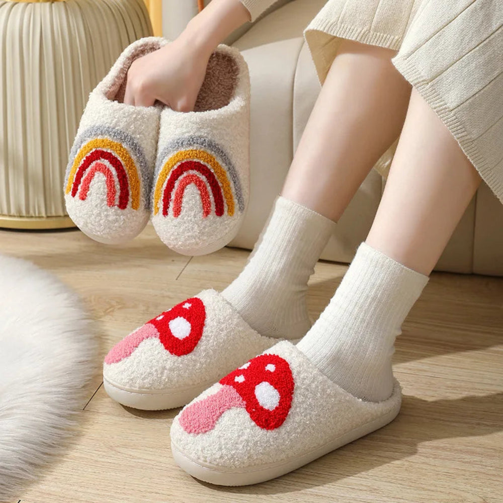 Chaussons d’intérieur pour adultes avec broderie décorative motif arc-en-ciel et motif champignon