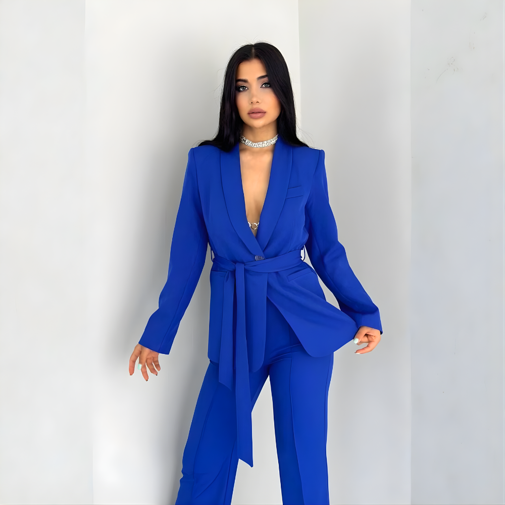 Ensemble tailleur femme avec blazer ceinturé